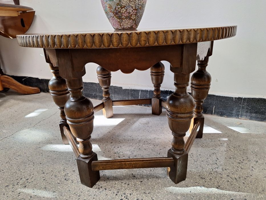 Маса за всекидневна с богата дърворезба