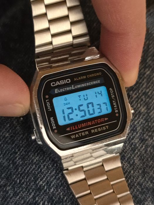 Ceas Casio A168, lumina LED albastra, impecabil