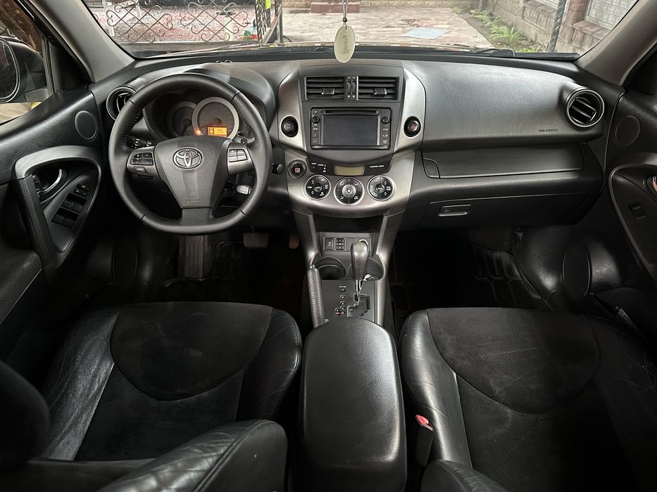 Продам Toyota Rav4