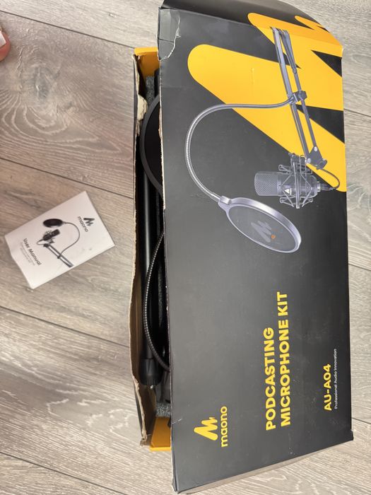 - Kit Microfon Podcasting Maono AU-A04