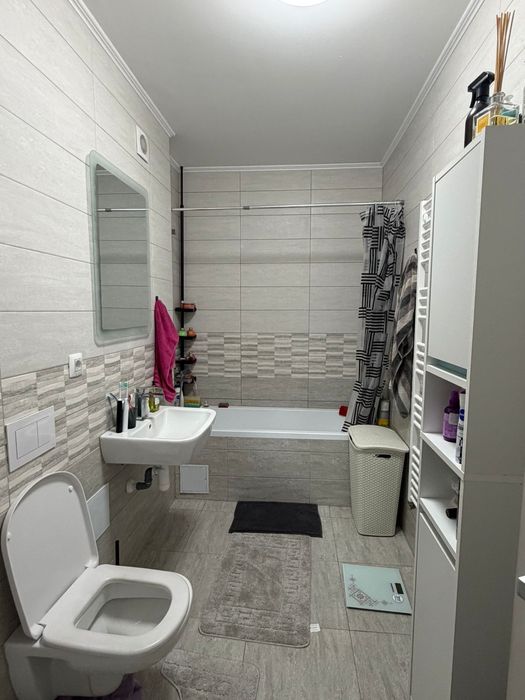 Inchiriez apartament cu 2 camere