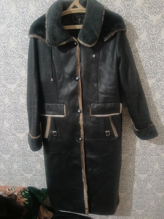 Продам женскую верхнюю одежду