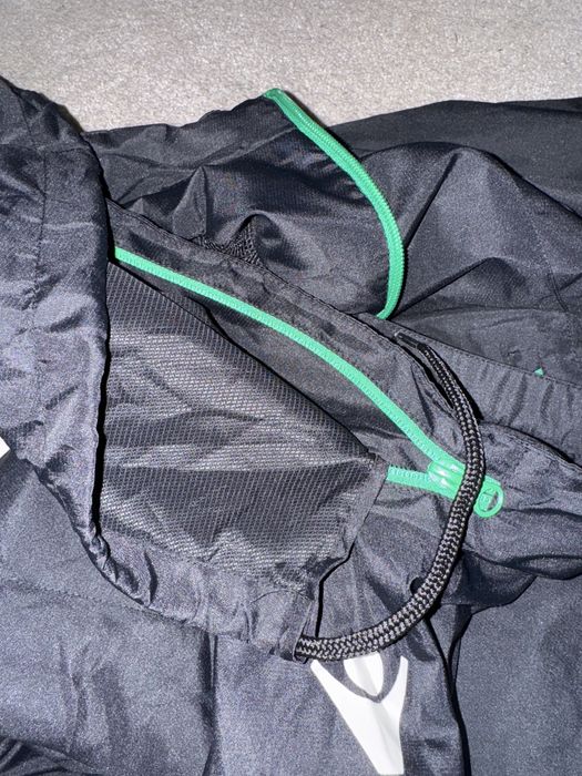 Юношеска Ветровка Macron