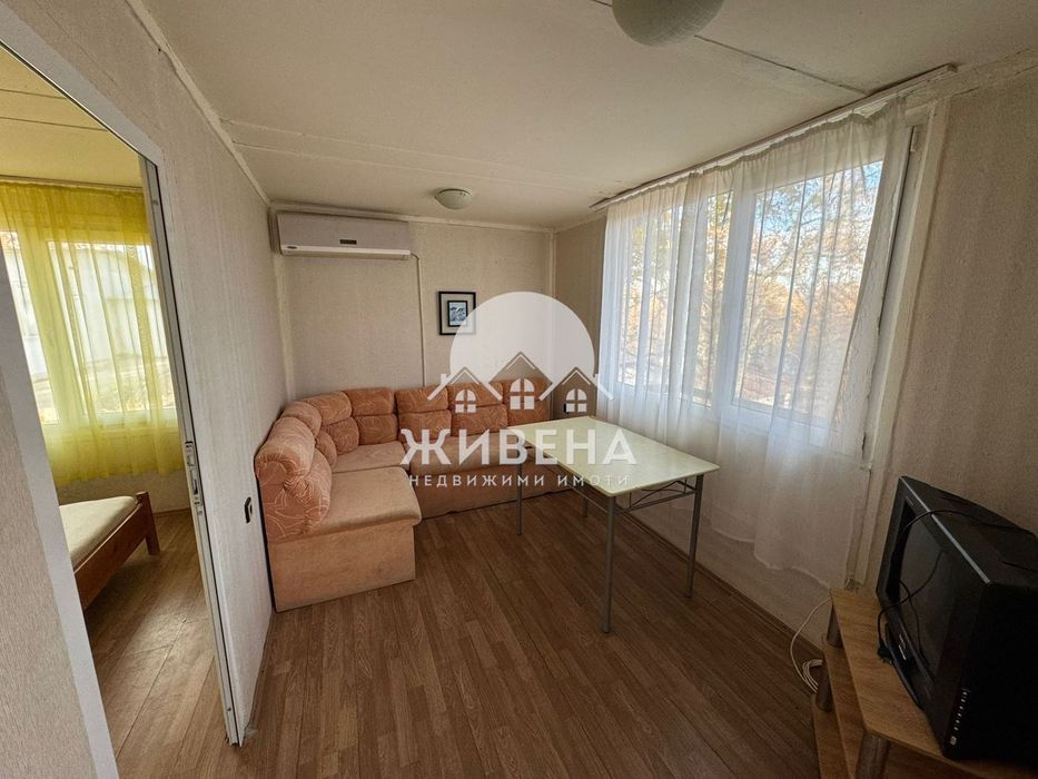 Инвестиционен имот, бунгала, с.Шкорпиловци, РЗП: 455 кв.м