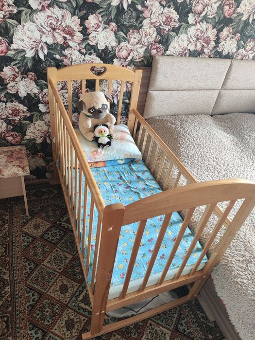 Продам детскую кроватку