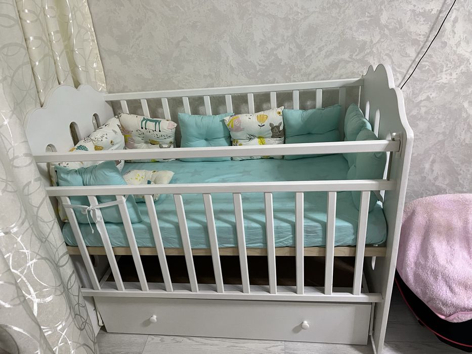 Продам детскую кроватку