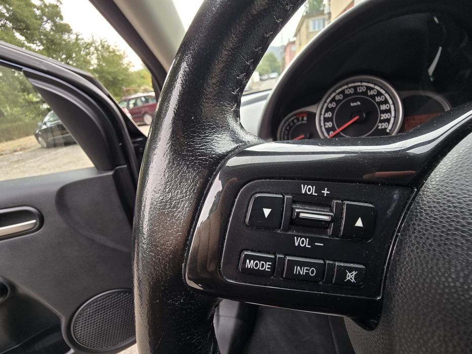 Mazda 2 От Германия 102000км.4цилиндъра. 4врати.Навигация