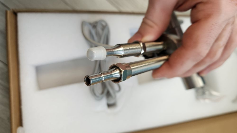 Смесител за филтрирана вода с две кранчета