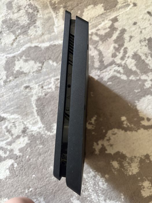 Ps4 slim + 2 джостика