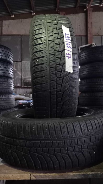 2бр. Гуми Hankook 215/65/17 дот17 6мм.