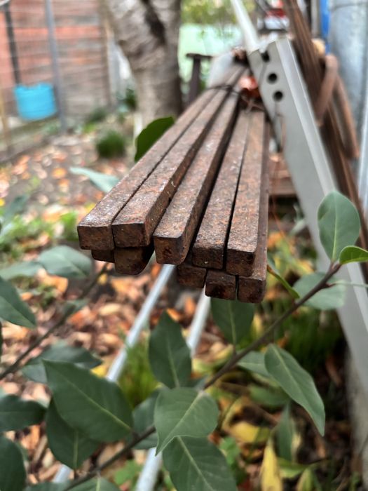 Железен плътен квадрат