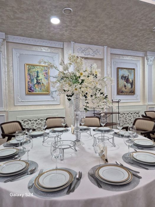 Хрустальная поставка на столы