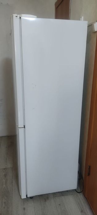 Холодильник Samsung