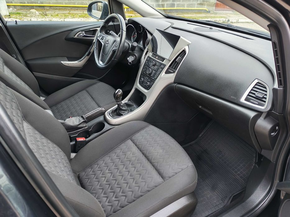 Opel Astra J 1.7 CDTI, Climatronic, Navi, an 2013