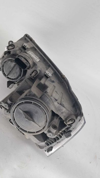 Vand far dreapta cu mic defect Vw T5 2.0TDI  motor CAAC an 2013 cod 7E5941016