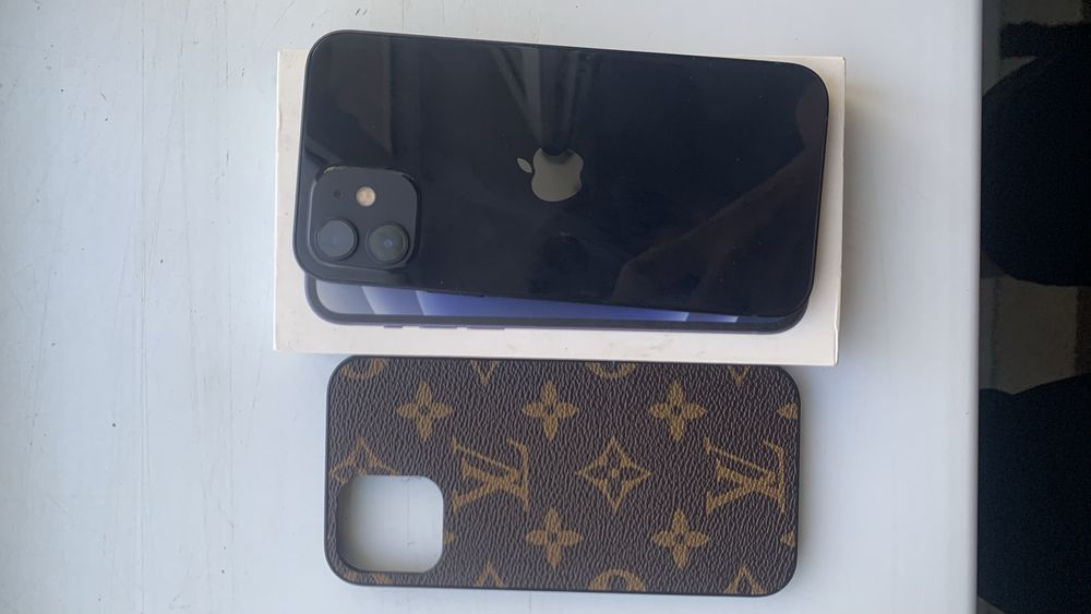 iPhone 12 б/у 128 гб
