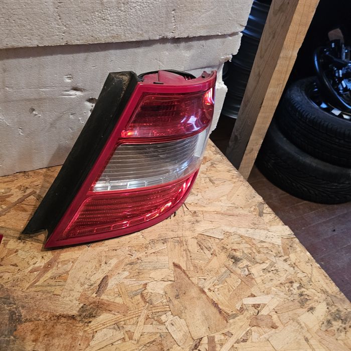 Ляв или десен стоп Mercedes C Class W204 седан оригинални
Цената е за