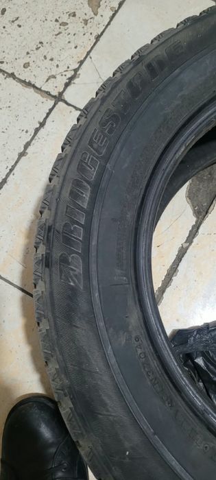 Продам  шины,   комплект всесезонные б/у