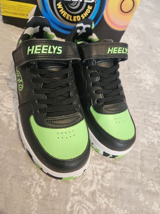 Incalatari cu role Heelys masura 35, noi
Se pot folosi cu 2 ro