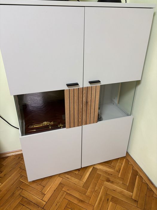 Холна секция с витрина