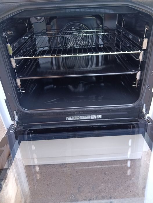 Свободно стояща печка с керамичен плот  Gorenje с 2 години гаранция!