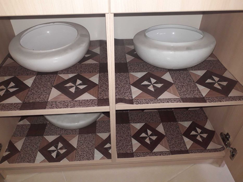 Шкафове чисто нови