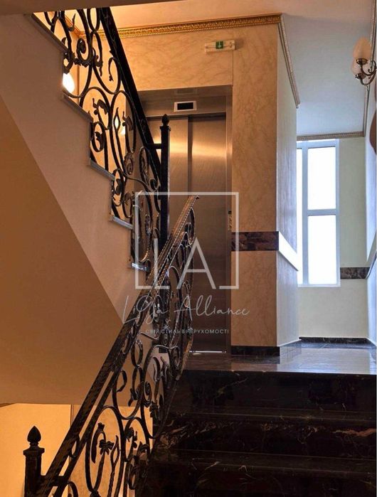 Продава се апартамент 103.48 кв.м. Поморие. Без интерес.