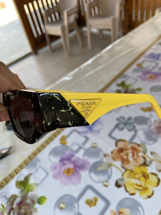 Vand ochelari prada autentici!