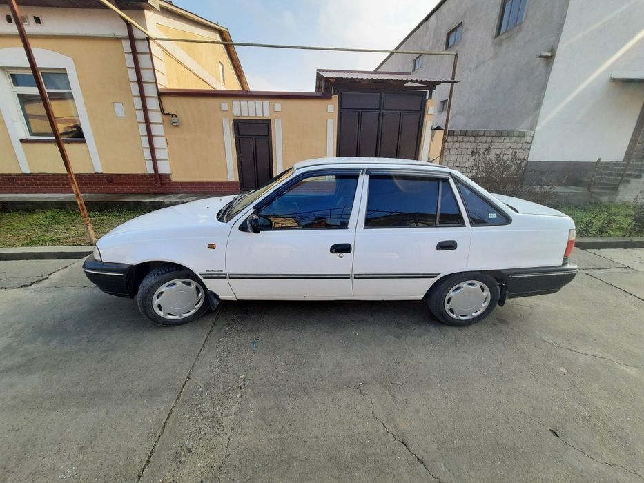 Nixea 1 3600$
Yili 2002 yil
Yoqilgi benzn metan 100talik
Kraska 30%