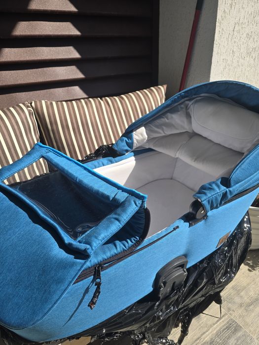 Carut 3 in 1 Adamex cu suport isofix pentru masina