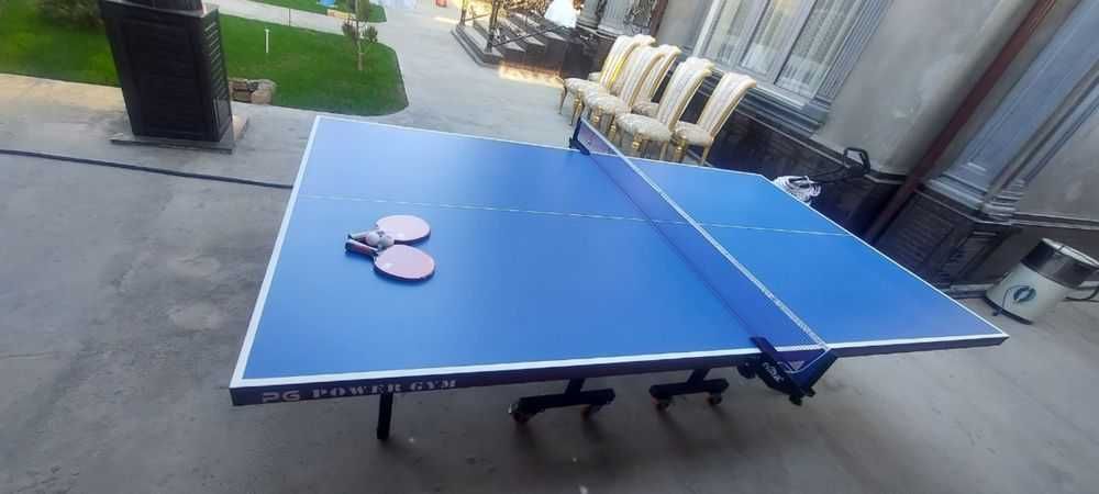 Tennis stoli. O'ynash uchun maroqli.