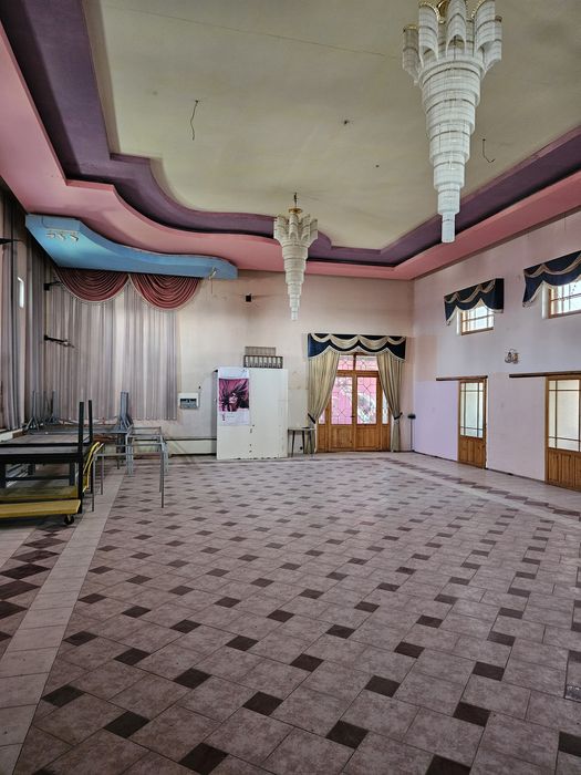 Продаётся частный дом 10сотик: 10комната и зал 10х15метр,