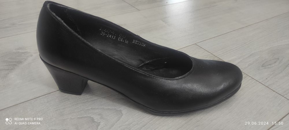 Качественные женские туфли из кожи