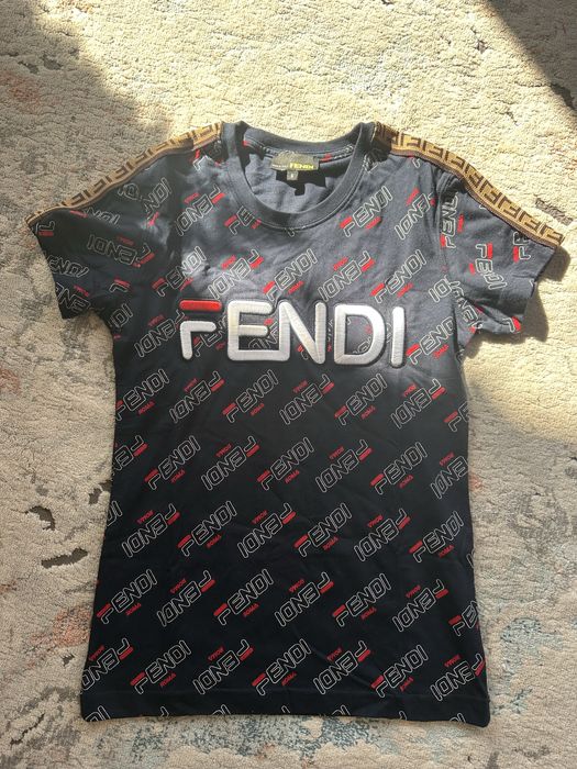 Tricou bleumarin, marimea s, nou fara eticheta, pret 70 lei