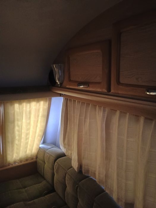 Продавам каравана елдис аванте 3.62м .Караваната е 2003г.