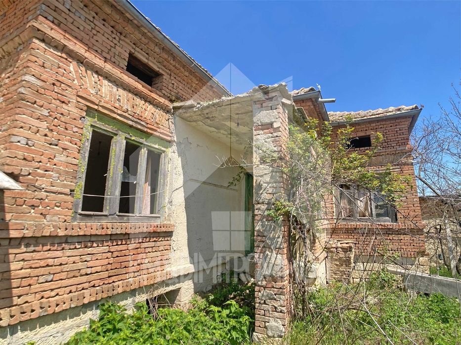 Продава се Къща в с. Изворник, Област Варна - 72 кв.м за 125 €/кв.м - Снимка #2