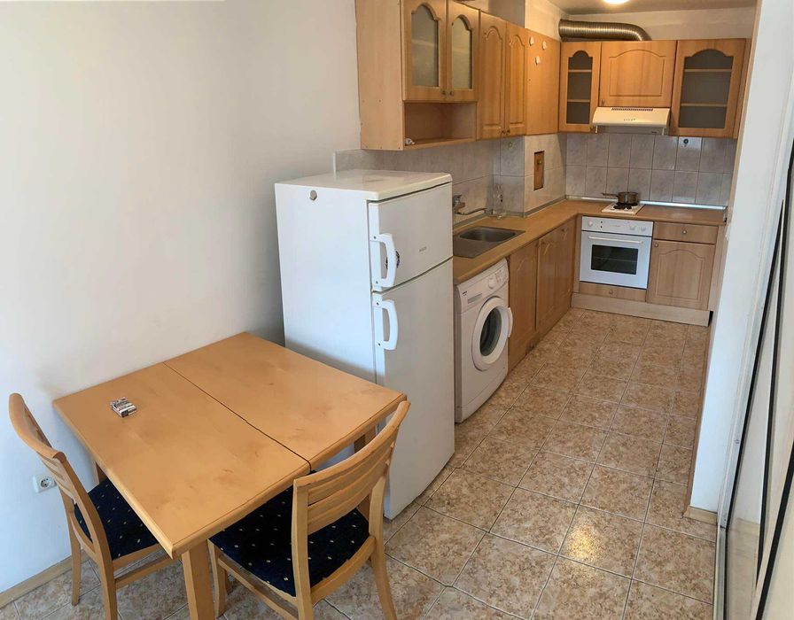 Дава се под наем Двустаен апартамент в Бургас, Център - 50 кв.м за 306 € - Снимка #1