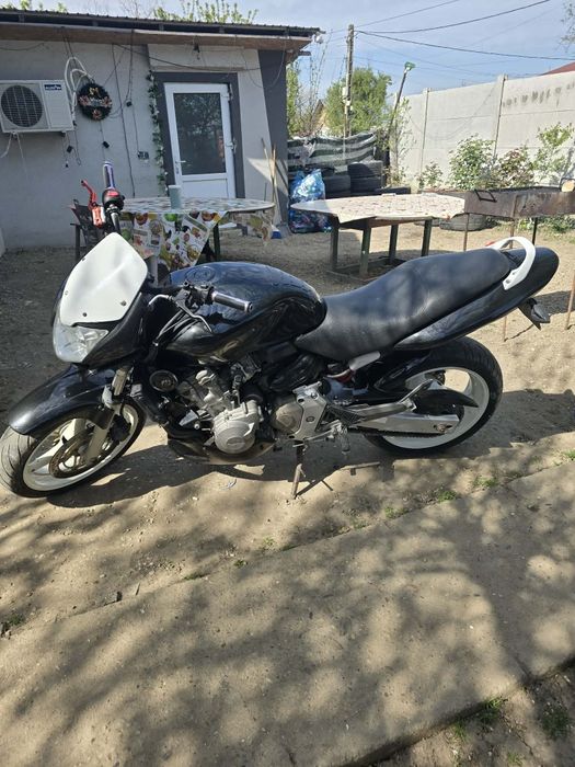 Vand motocicleta honda hornet 600cc