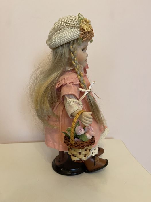 Порцеланова кукла