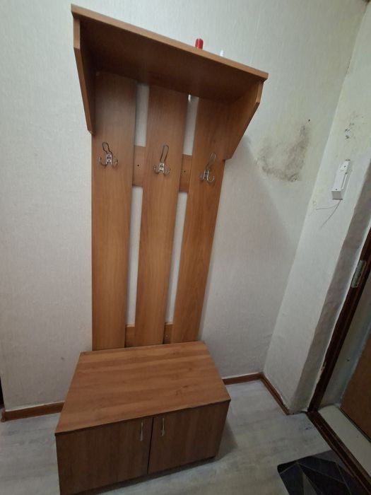 Продам прихожую б/у