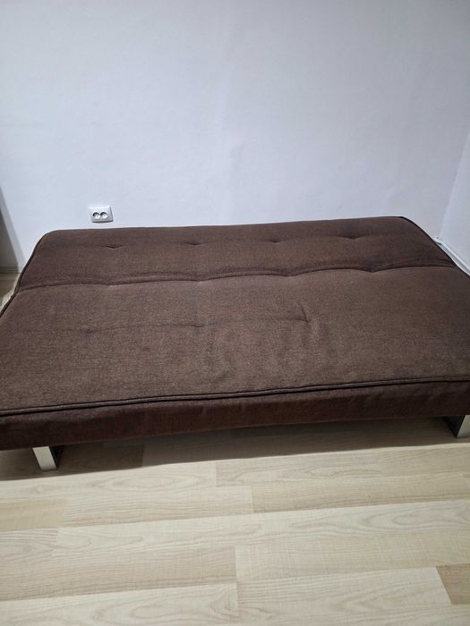 Vand 2 canapele extensibile