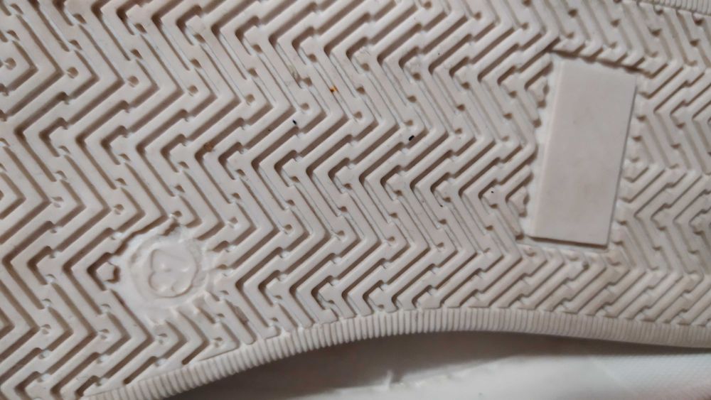 Удобни и красиви сватбени маратонки