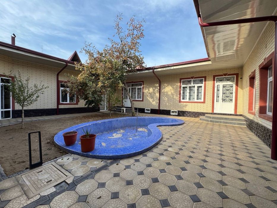 Бадамзар 6 комн 3,5 сотик еуродом