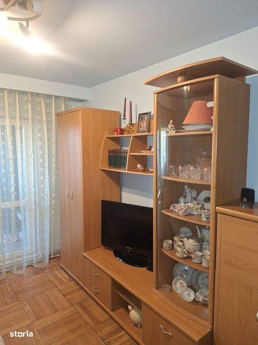 Apartament 4 camere, 2 bai, Micalaca - Miorita, 92 mp, renovat