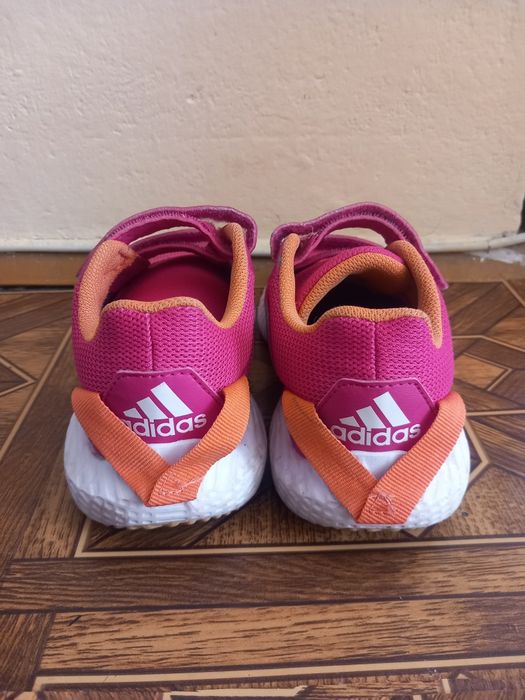 Маратонки за момиче