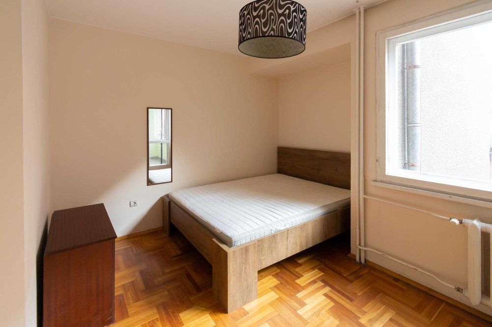 Дава се под наем Тристаен апартамент в София, Оборище - 96 кв.м за 448.8 € - Снимка #2