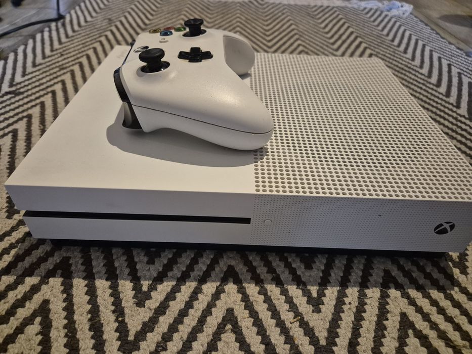 XBOX one S, complet 1Tb în cutia originală