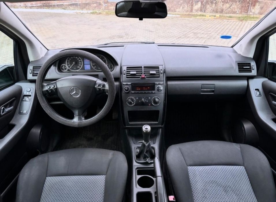 Vând Mercedes A-Class A150 an fabricație 2007, motor 1.5
Mașina este î
