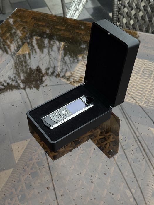 В наличии телефон VERTU