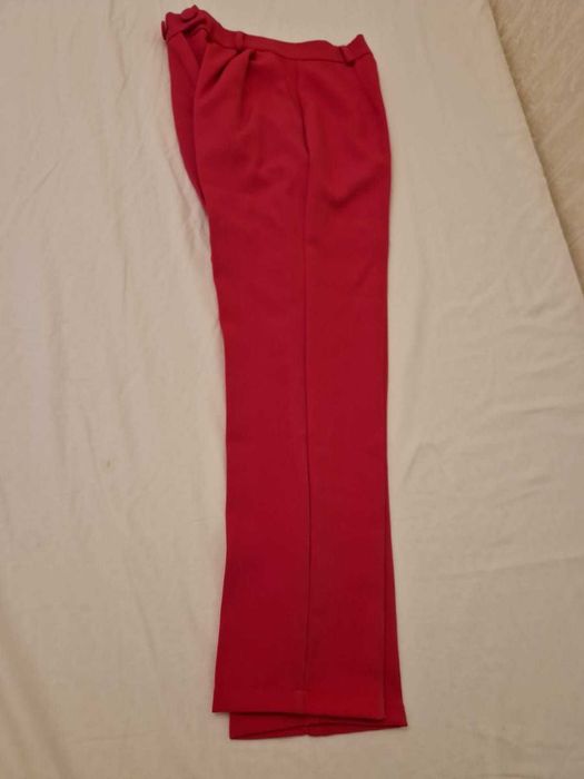 Compleu roz dama, nou,mas.36/S - pantalon si sacou culoare roz si captuseala alba satin